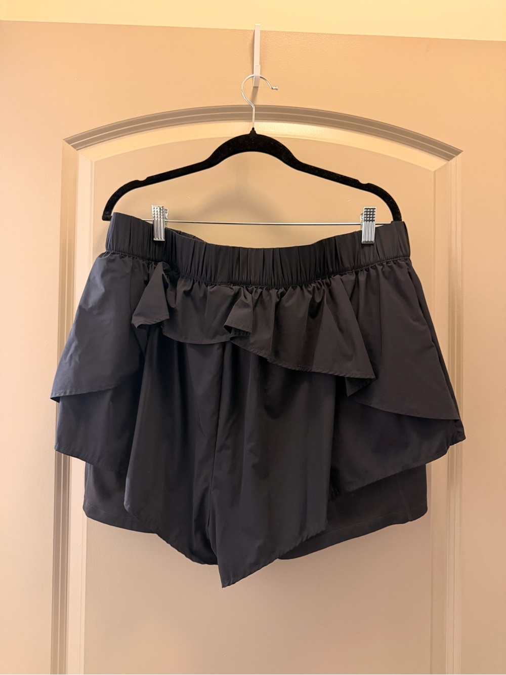 Blogilates Ruffle Shorts - Picture 2 of 3